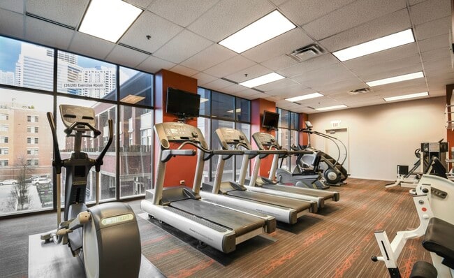 Building Photo - 330 N Jefferson St