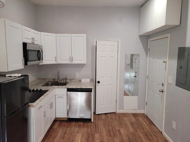 Building Photo - The Adams Apartments