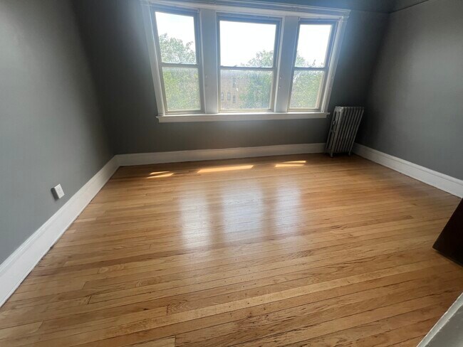 Building Photo - 4958 S Michigan Ave