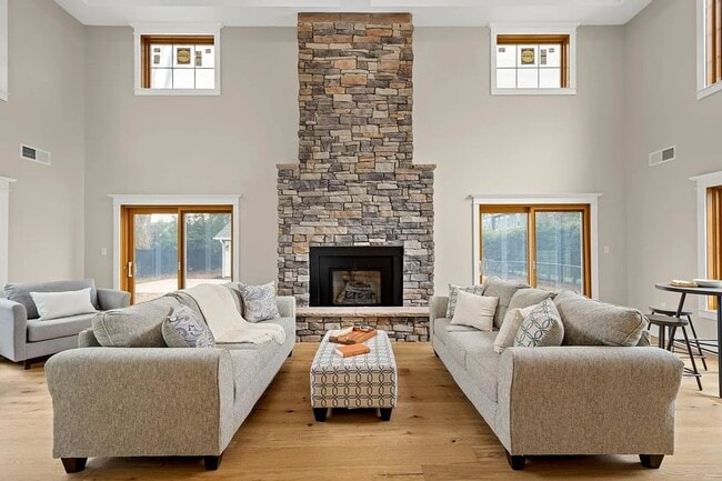 Building Photo - 5 Bed 5 Bath Single Family Home in Edgeworth