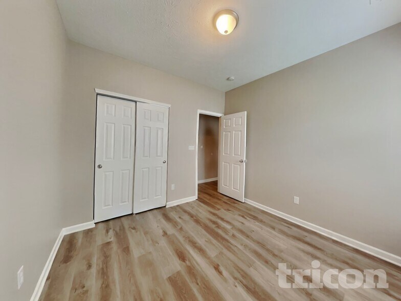 Building Photo - 4714 Angelica Dr