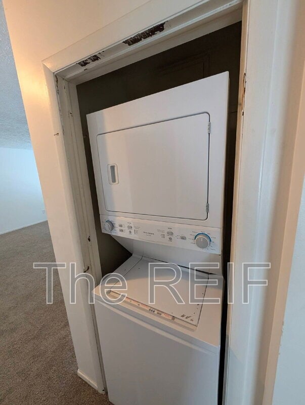 Building Photo - 719 Peachtree Pl