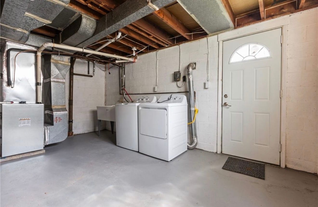 Building Photo - 548B Firethorne Dr
