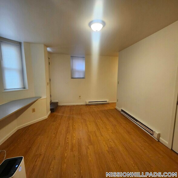 Building Photo - 2 Shepherd Ave