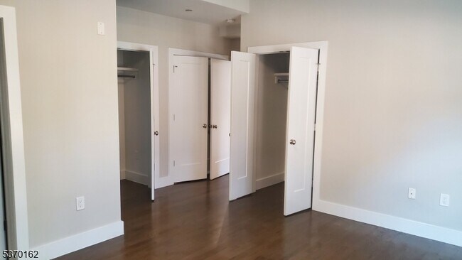 Building Photo - 59 Willet St