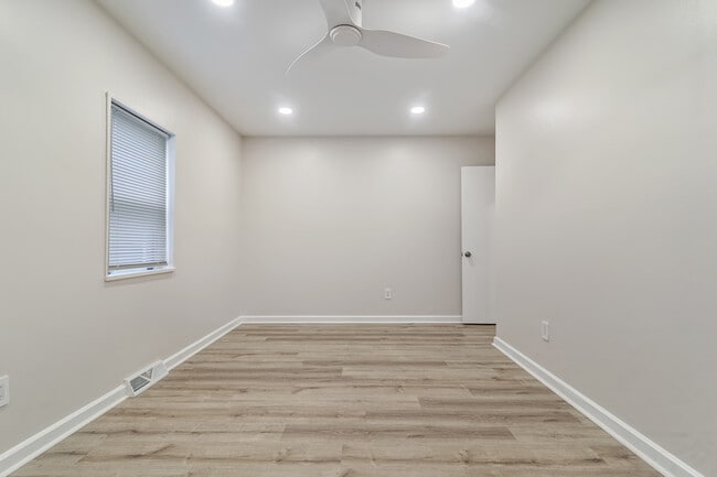 Building Photo - 154 Orchard Ave