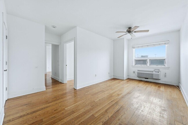 Building Photo - 809-815 22nd St