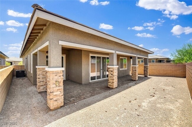 Building Photo - 759 Drammatico Pl