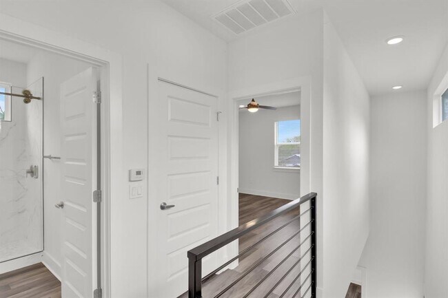 Building Photo - 6325 Ponca St