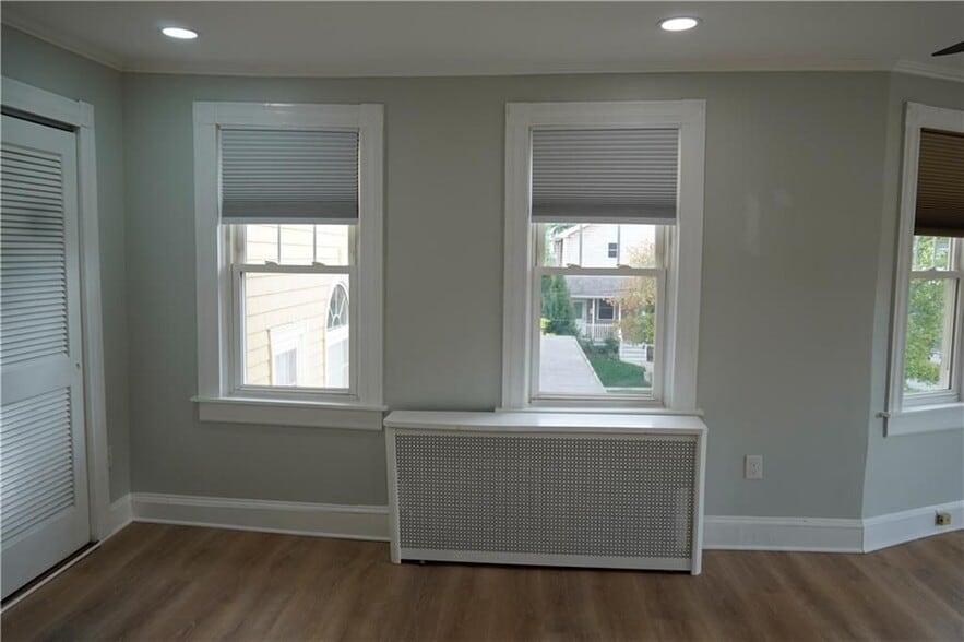Building Photo - 1358 Narragansett Blvd