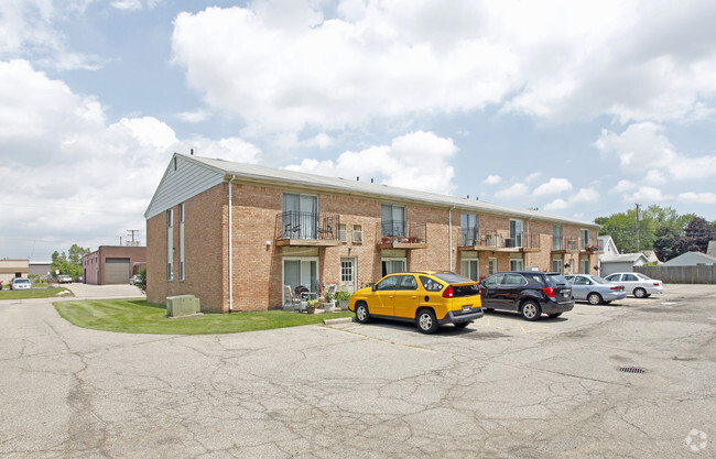 Building Photo - Elmwood Apartments