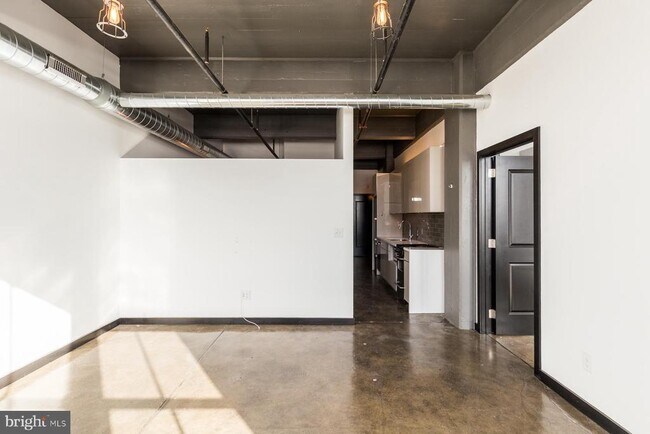 Building Photo - 1701 Tulip St