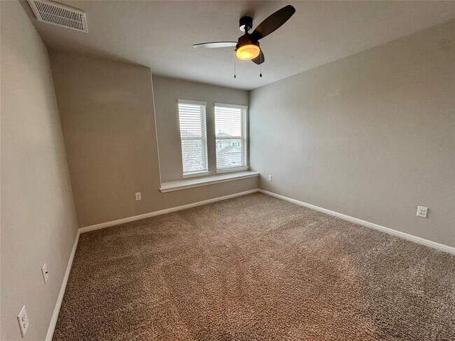 Building Photo - 219 Wapiti Rd