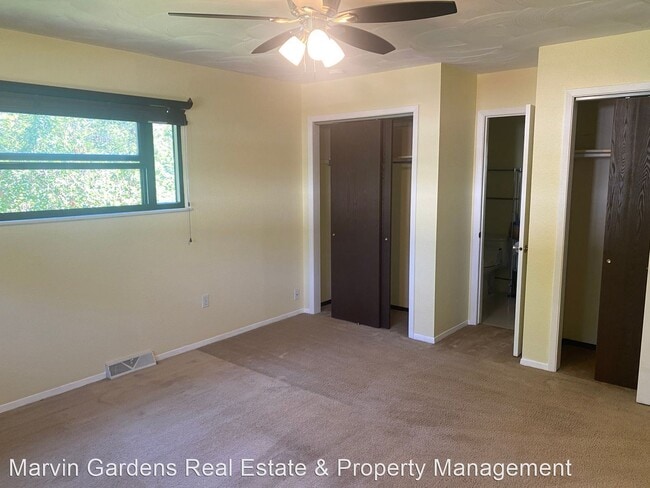 Building Photo - 4 br, 2 bath House - 646 Elliott St.