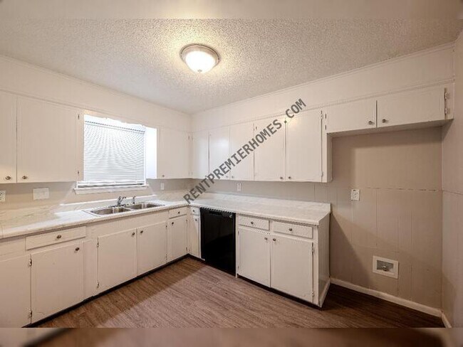 Building Photo - 2315 Koko Dr