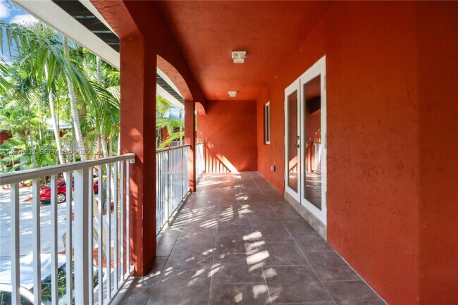 Building Photo - 15755 SW 92nd Ave