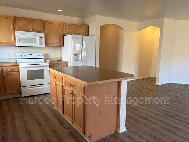 Building Photo - 677 N Kayden Way