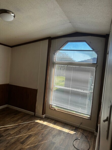 Building Photo - 75 R M Wy