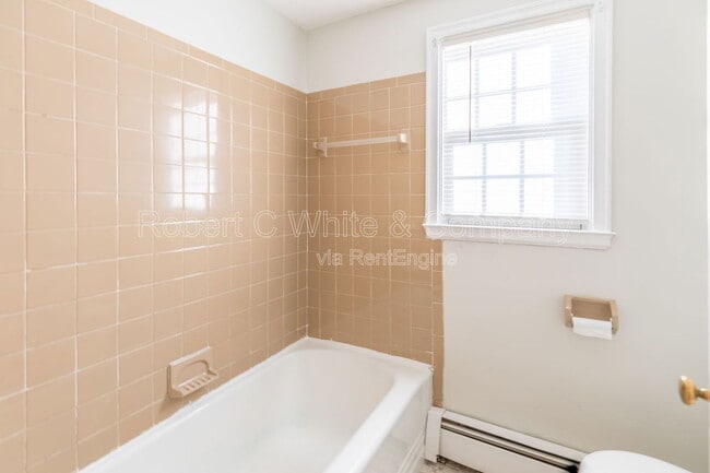 Building Photo - 33 Mills Ln