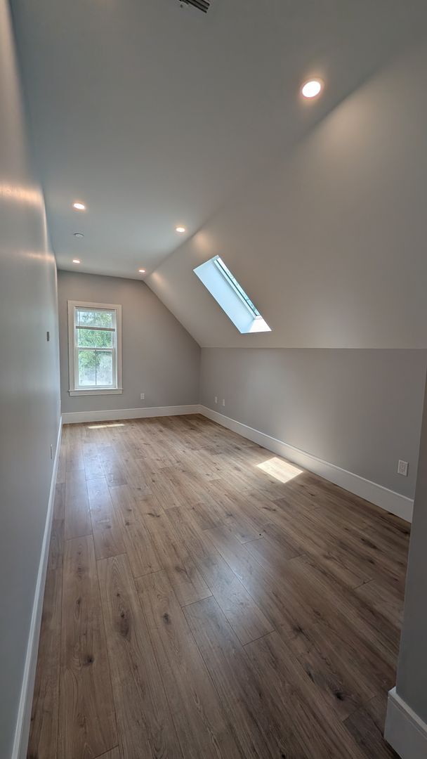 Building Photo - 128 Kenrick St