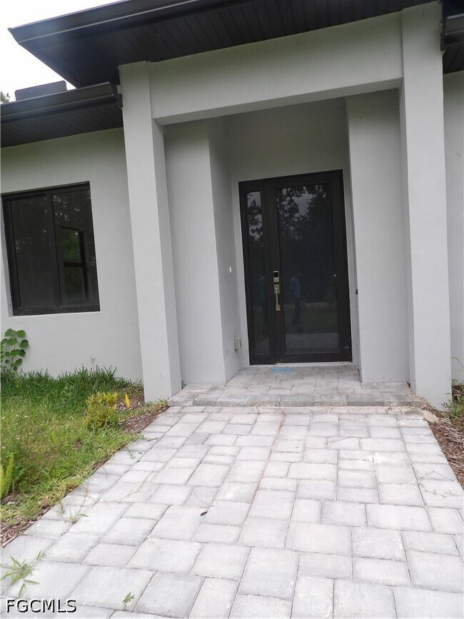 Building Photo - 174 Ocean Park Dr