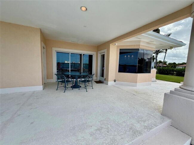 Building Photo - 376 W Royal Flamingo Dr