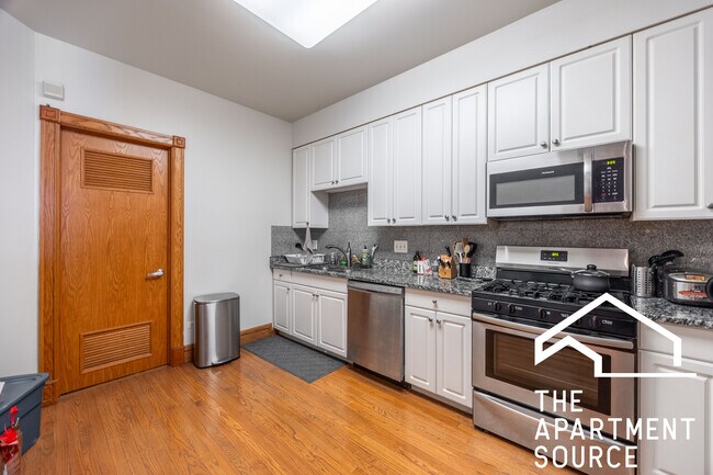 Building Photo - 1162 W Grand Ave