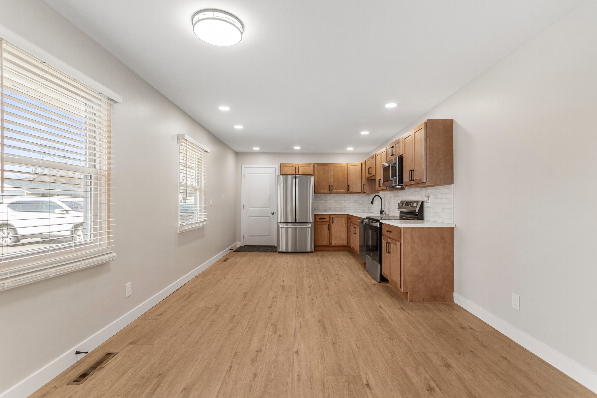 Building Photo - 1710 Crescent Dr