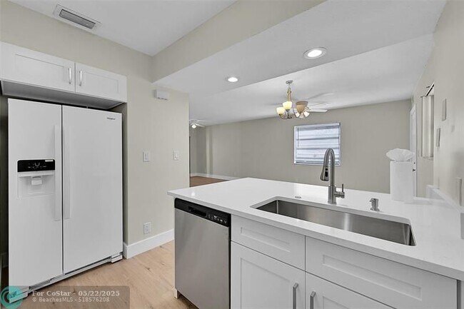 Building Photo - 9150 NW 38th Dr