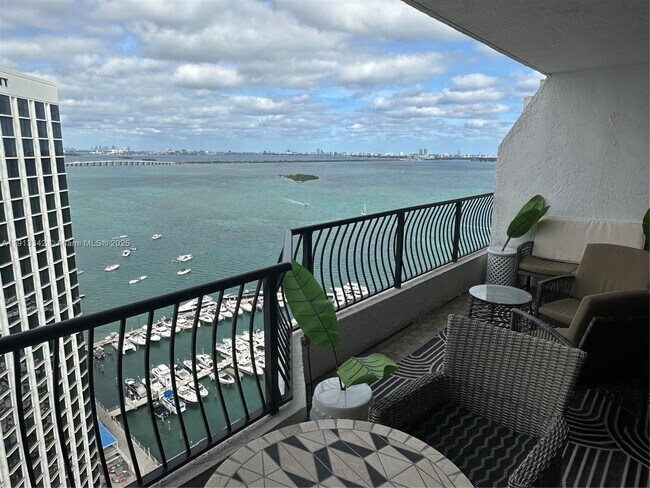 Building Photo - 555 NE 15th St