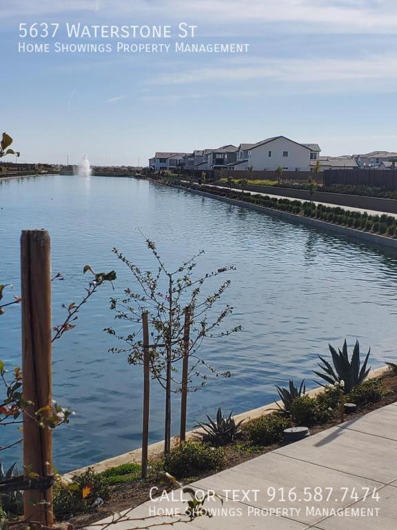 Building Photo - 5637 Waterstone St