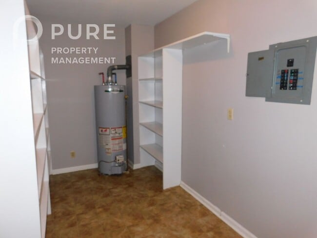 Building Photo - 117 22nd Ave NW