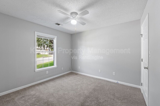 Building Photo - 133 Single Tree Ln