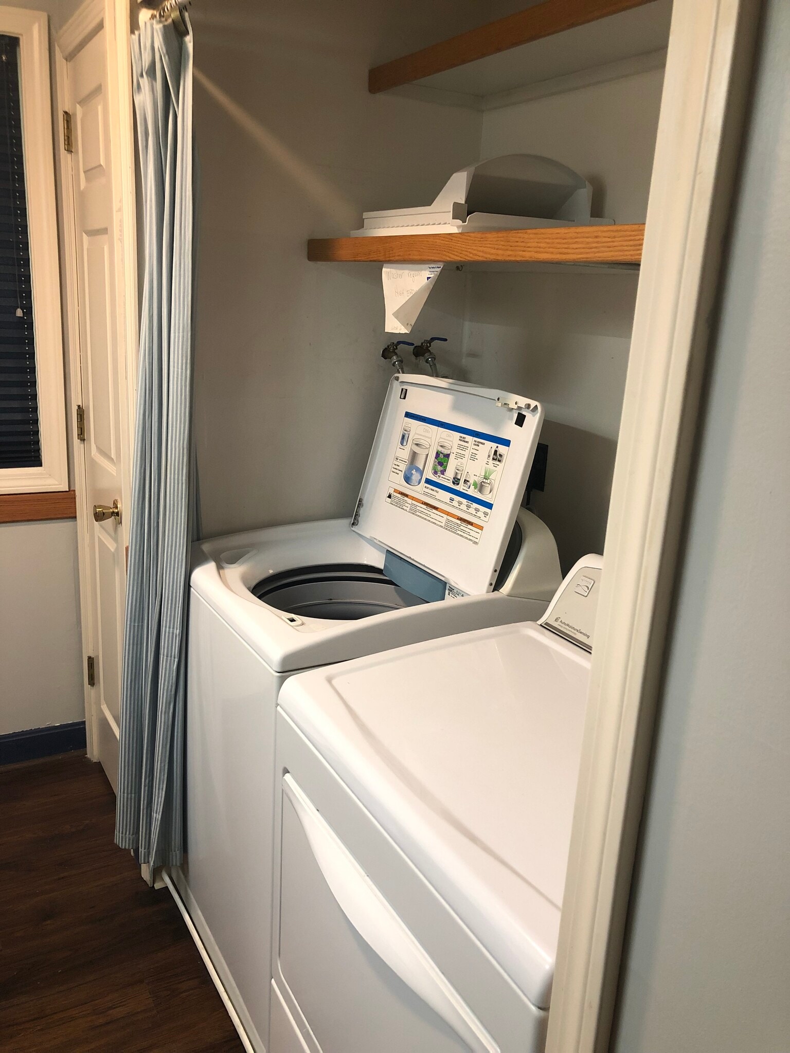 1/2 bath - 120 Courtyard Ln