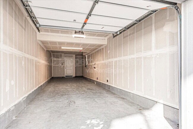 Building Photo - 379 Lundy Pl