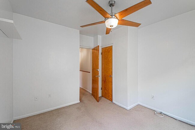 Building Photo - 619 S 19th St