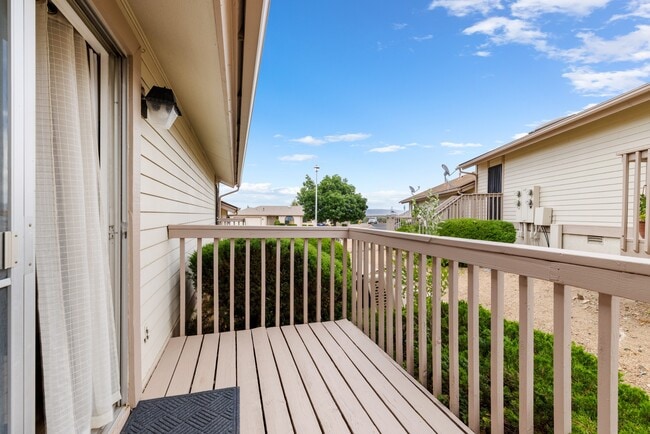 Building Photo - 3171 Shoshone Dr