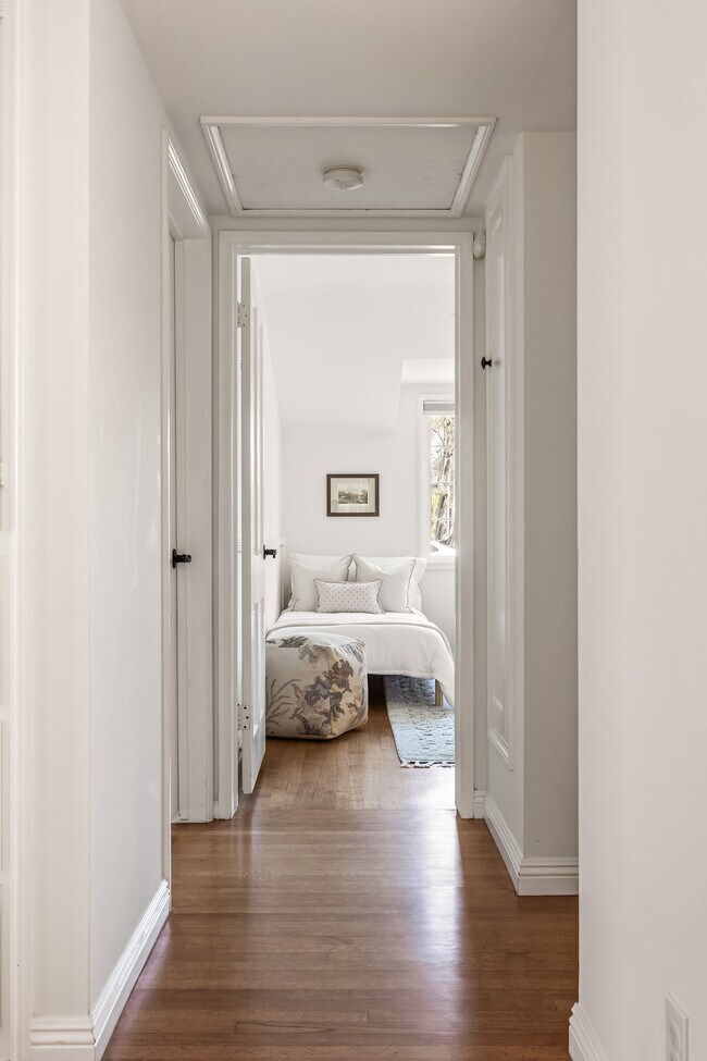 Building Photo - 2510 Santiago St