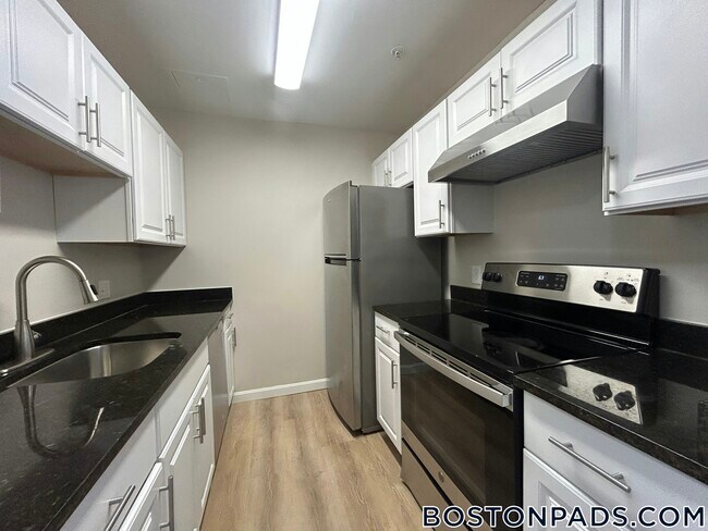 Building Photo - 2 Weaver Street