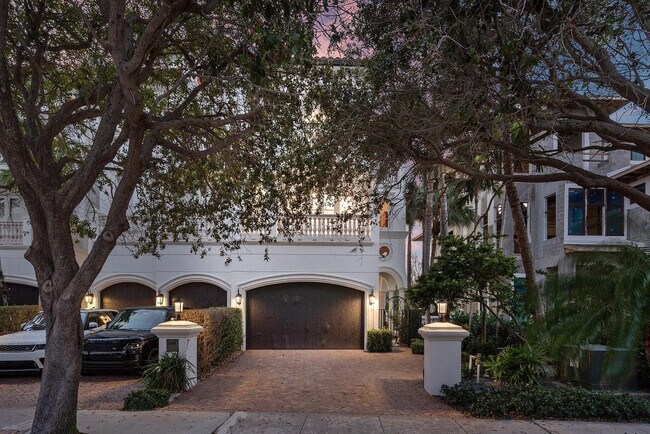 Building Photo - 549 NE 19th Ave