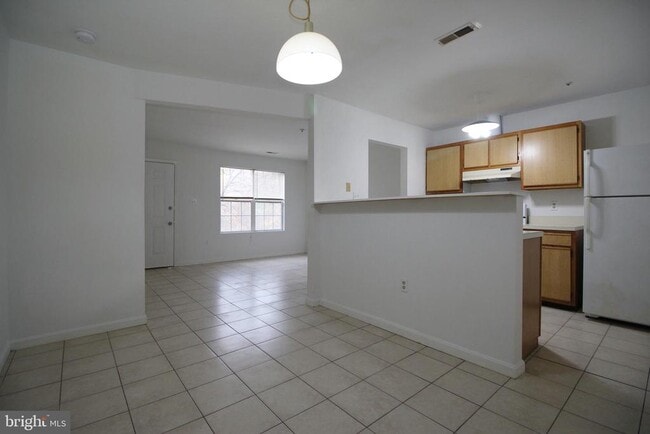 Building Photo - 10144 Reprise Dr