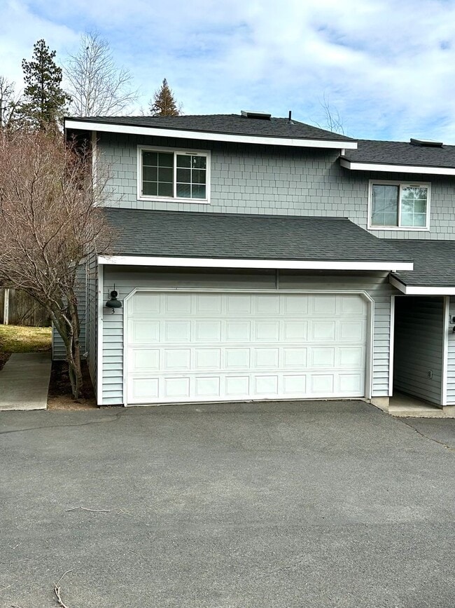 Building Photo - 1700nw9