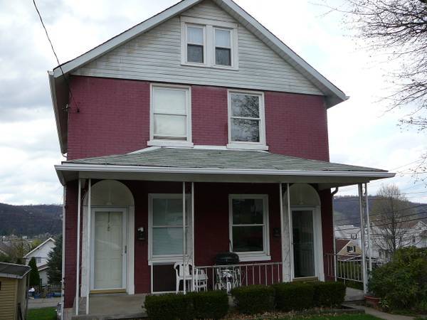 Building Photo - 1943 Victoria Ave