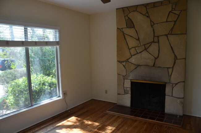 Formal dining room - 1717 Riverside Dr