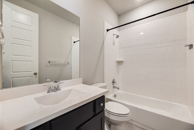 Building Photo - 3105 Columbia Dr