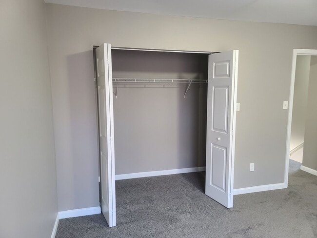 Building Photo - 3 Bedroom 2 1/2 bath Townhome for Rent in ...