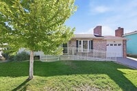 Building Photo - 1354 S Zeno St