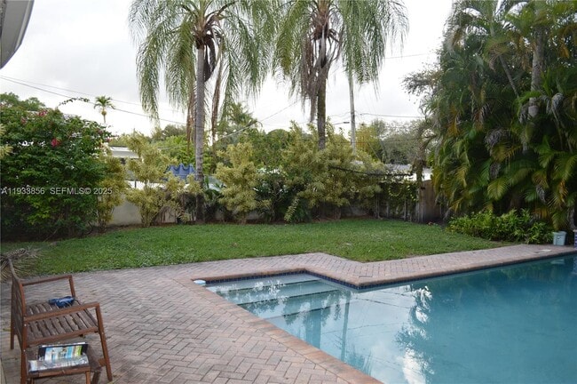 Building Photo - 165 NE 98th St