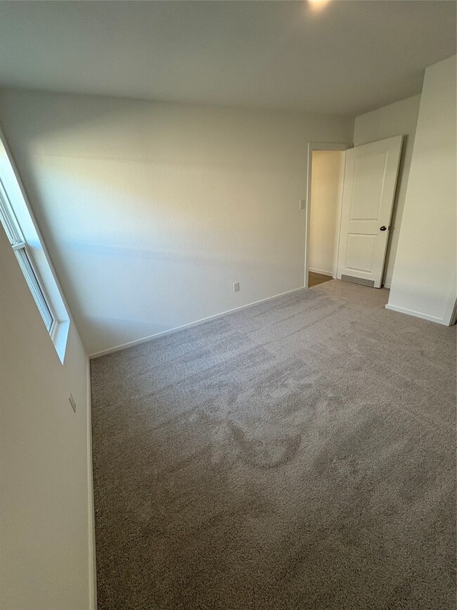 Building Photo - 909 Lago Laceno Ln