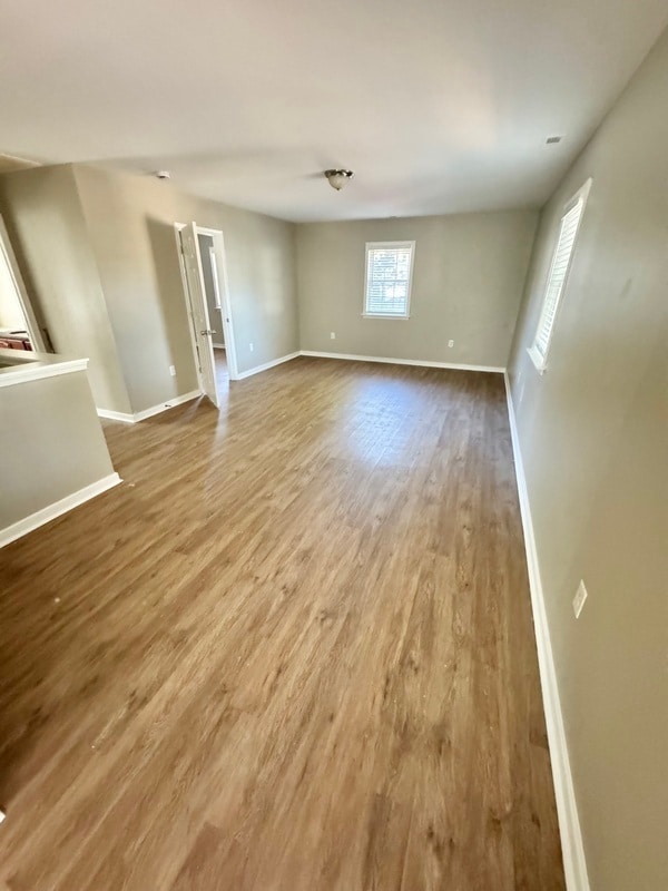 Building Photo - 623 E Gladstone Ave